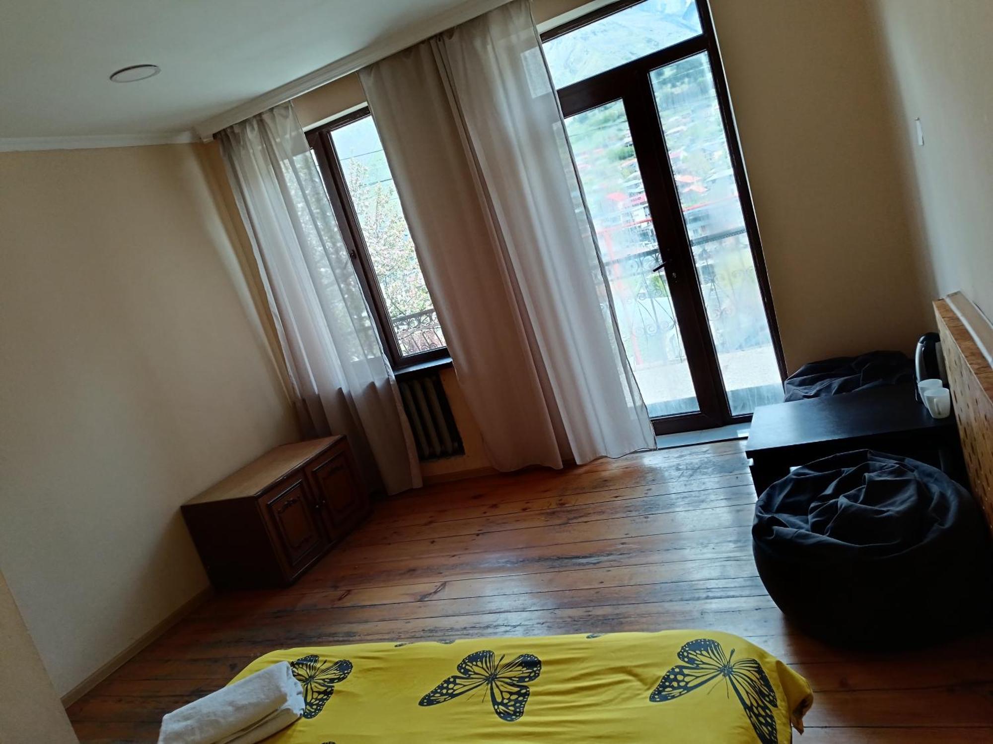 Belas Guesthouse Kazbegi Exterior foto