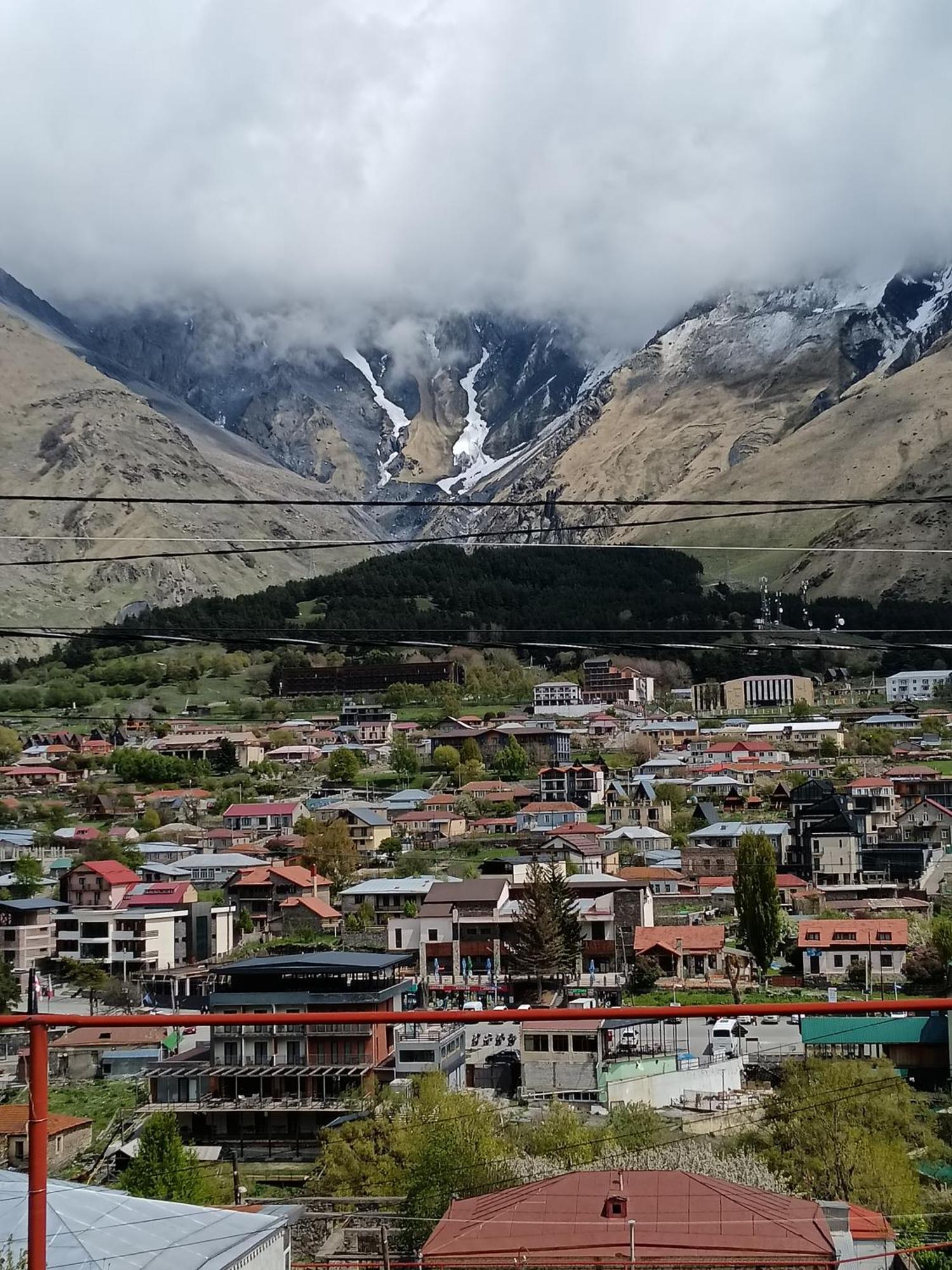 Belas Guesthouse Kazbegi Exterior foto