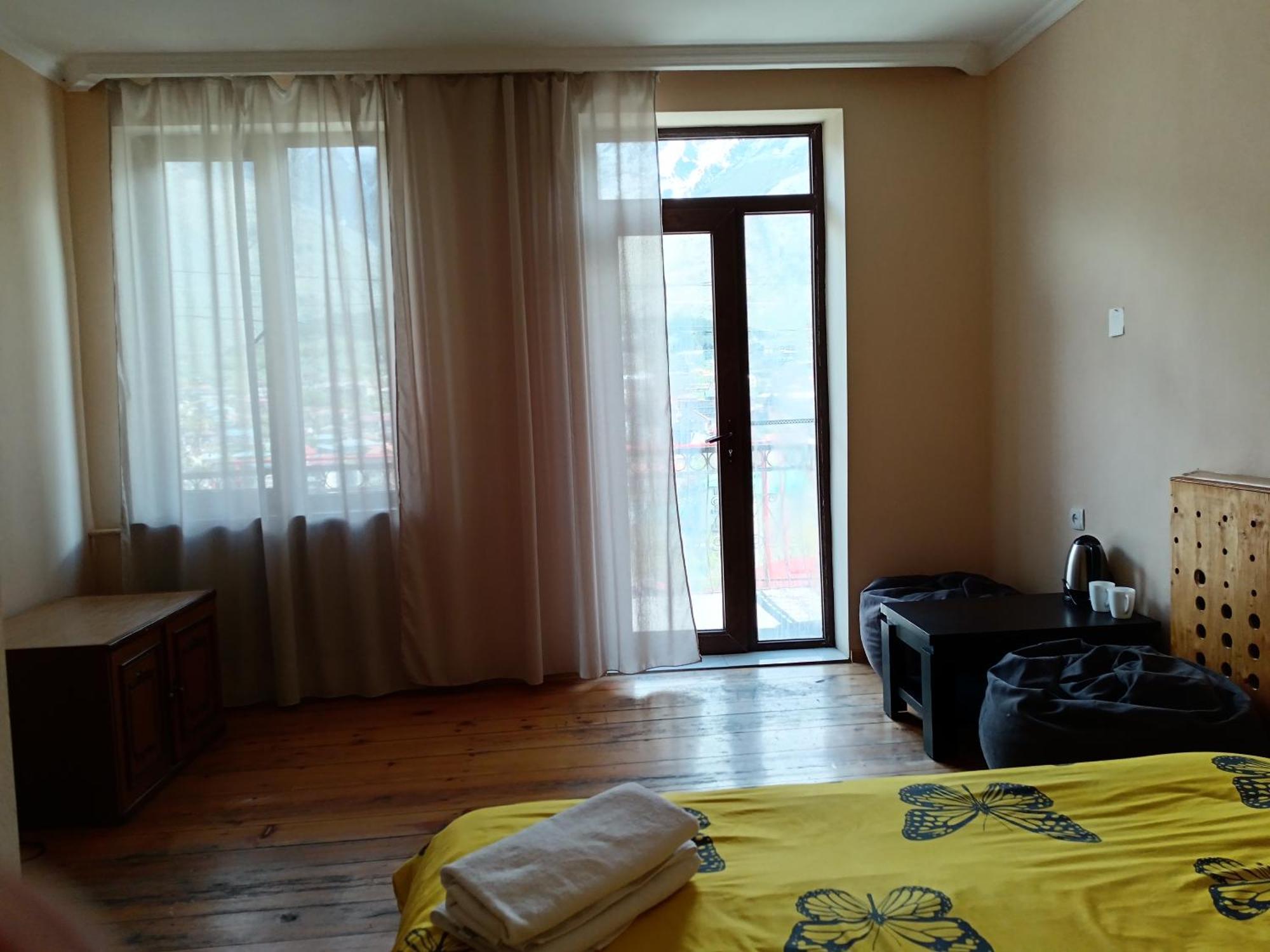 Belas Guesthouse Kazbegi Exterior foto